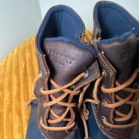 Sperry Duck Boots - Picture 4 of 11